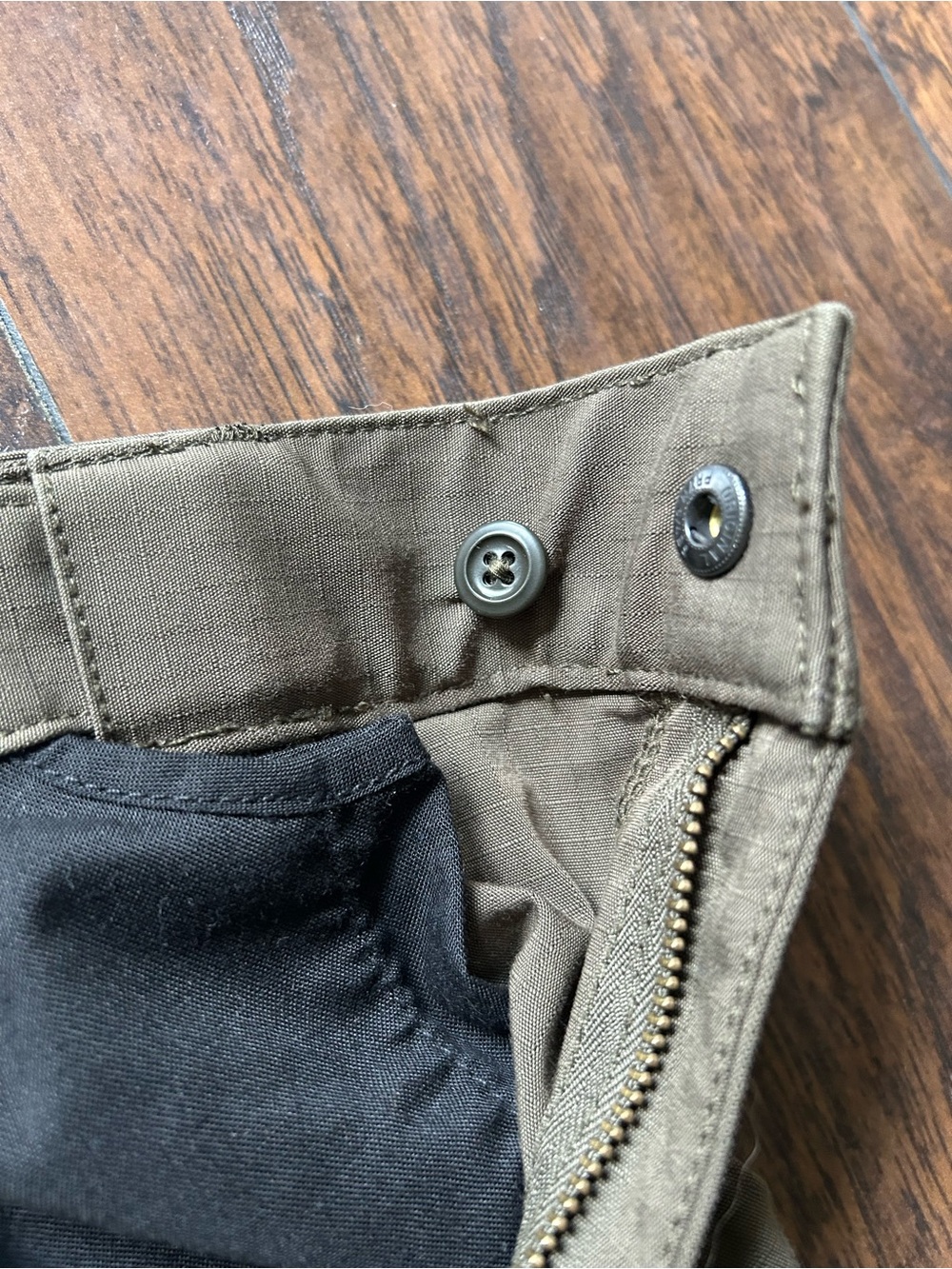 5.11 Tactical Cargo Pants in Olive - Picture 3 of 7
